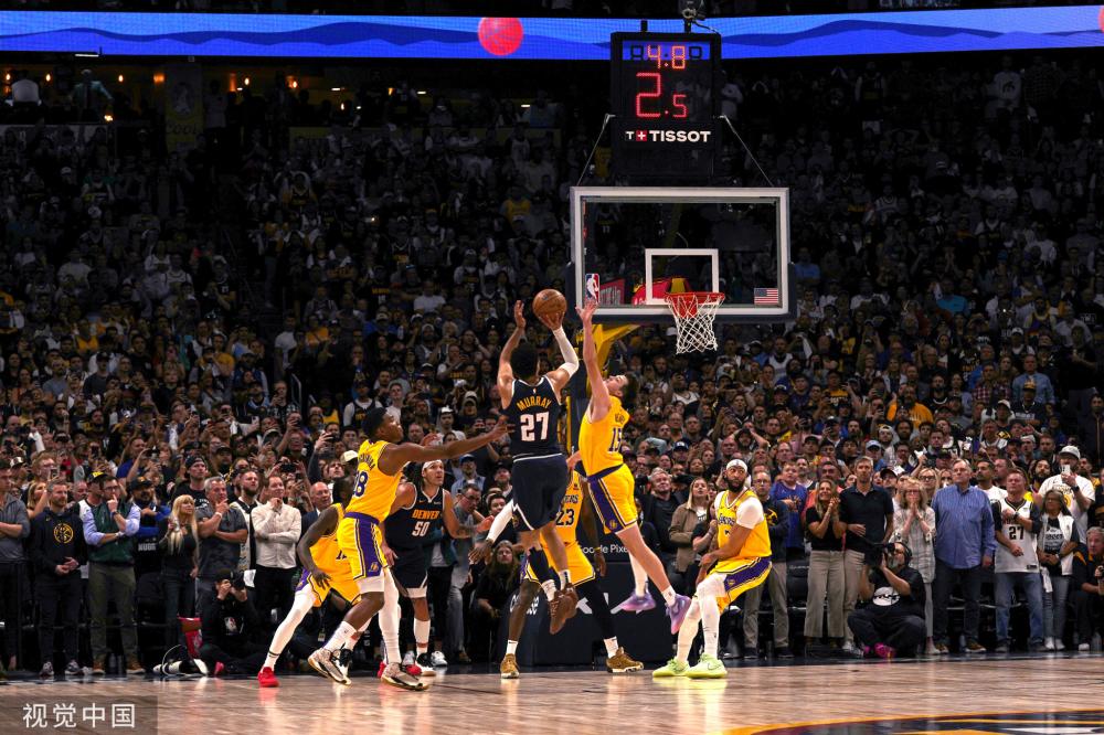 尽管球队与 尽管球队与